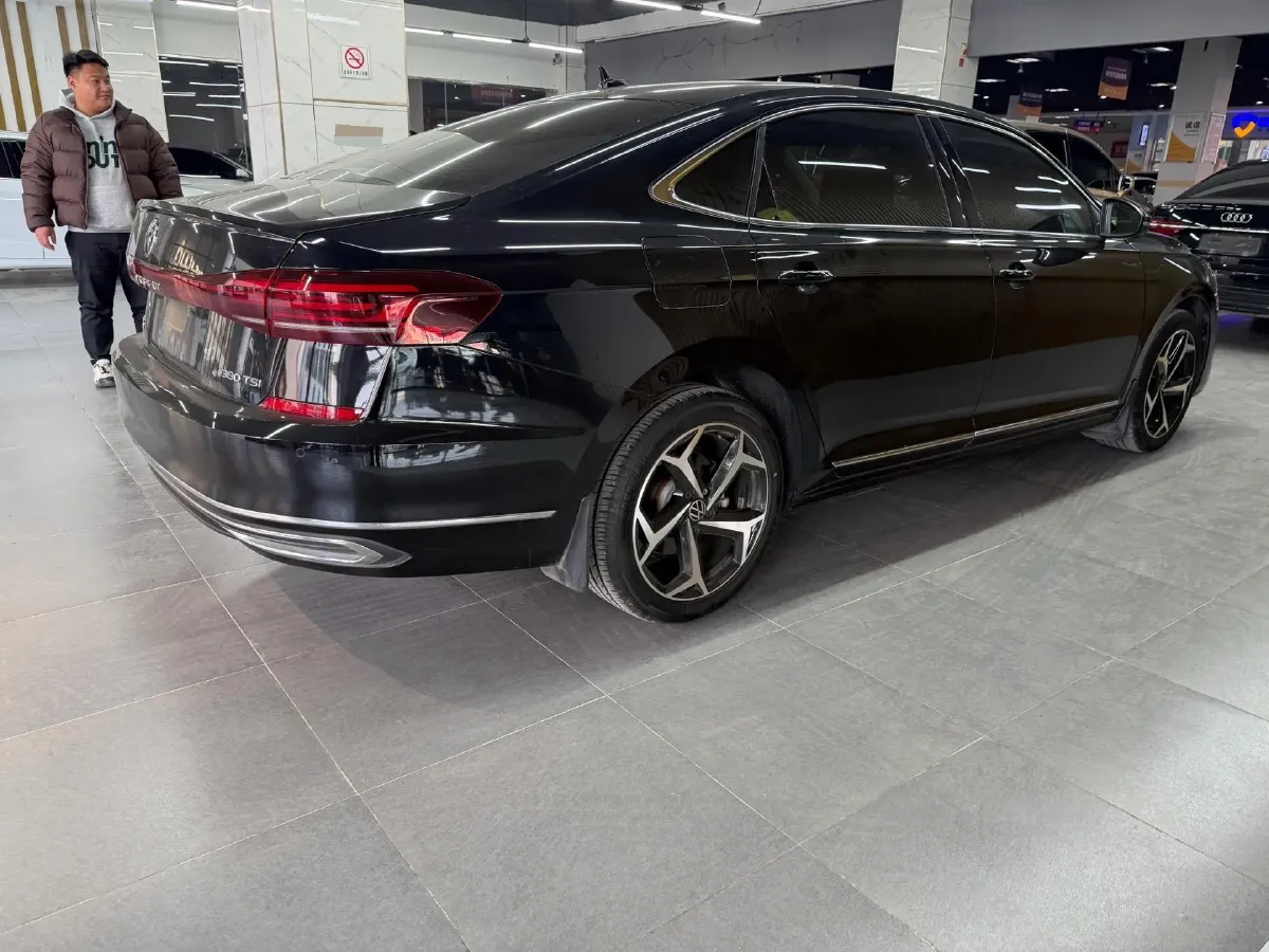 2024 Volkswagen Passat 2.0T 220HP L4 7DCT,autocango,china used car exporter,china ev exporter,chinese used car exporter,chinese used ev exporter