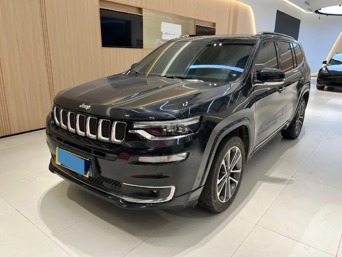 2018 Jeep Grand Commander 2.0T 265HP L4 9AT,autocango,china used car exporter,china ev exporter,chinese used car exporter,chinese used ev exporter