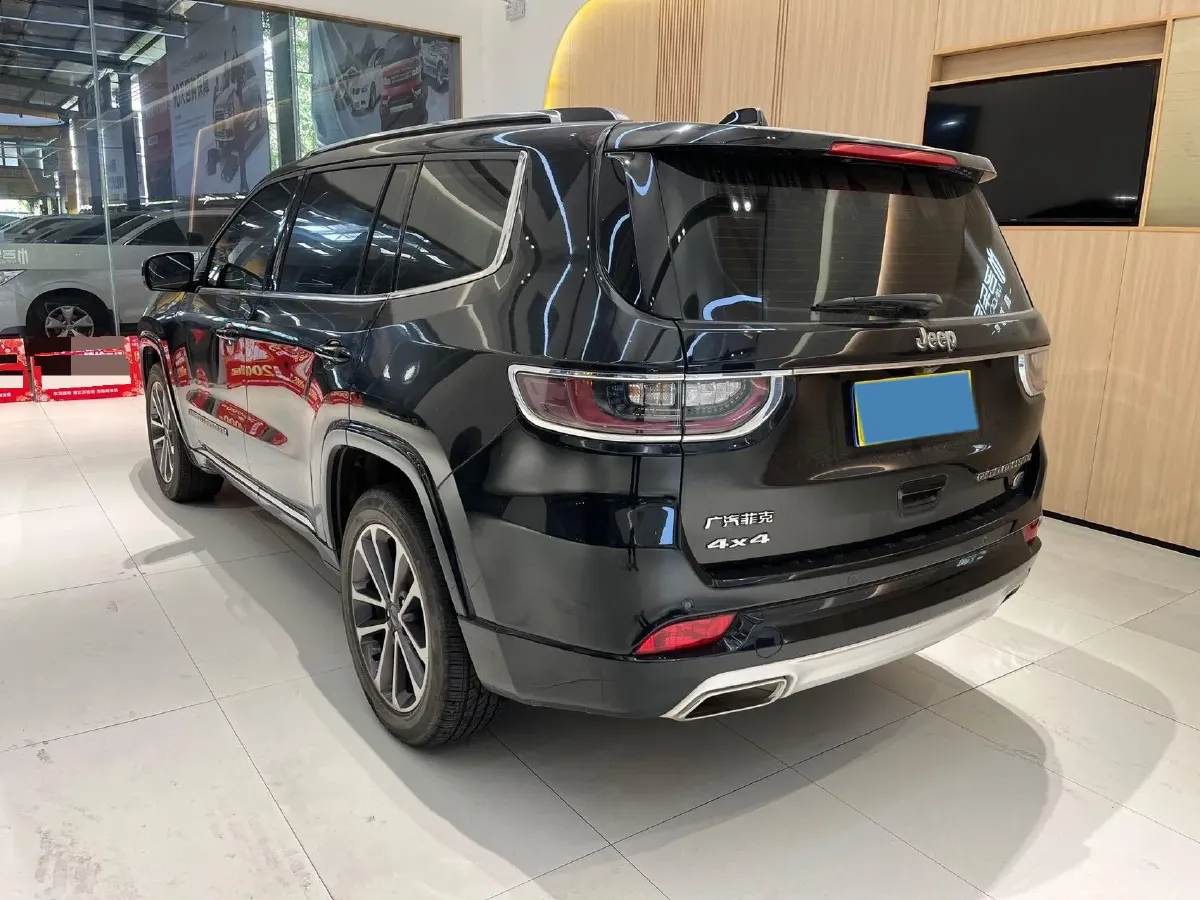2018 Jeep Grand Commander 2.0T 265HP L4 9AT,autocango,china used car exporter,china ev exporter,chinese used car exporter,chinese used ev exporter