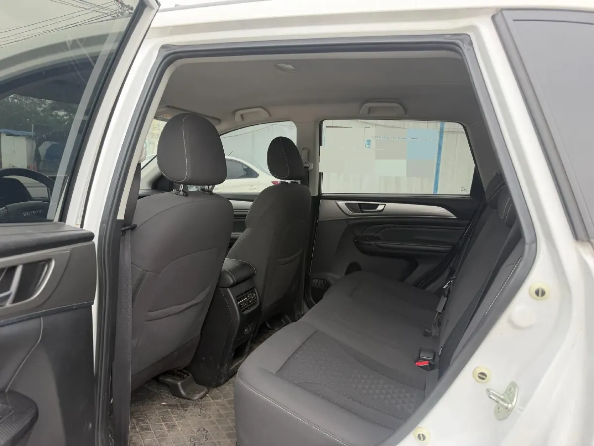 2021 Haval M6 1.5T 150HP L4 7DCT,autocango,china used car exporter,china ev exporter,chinese used car exporter,chinese used ev exporter