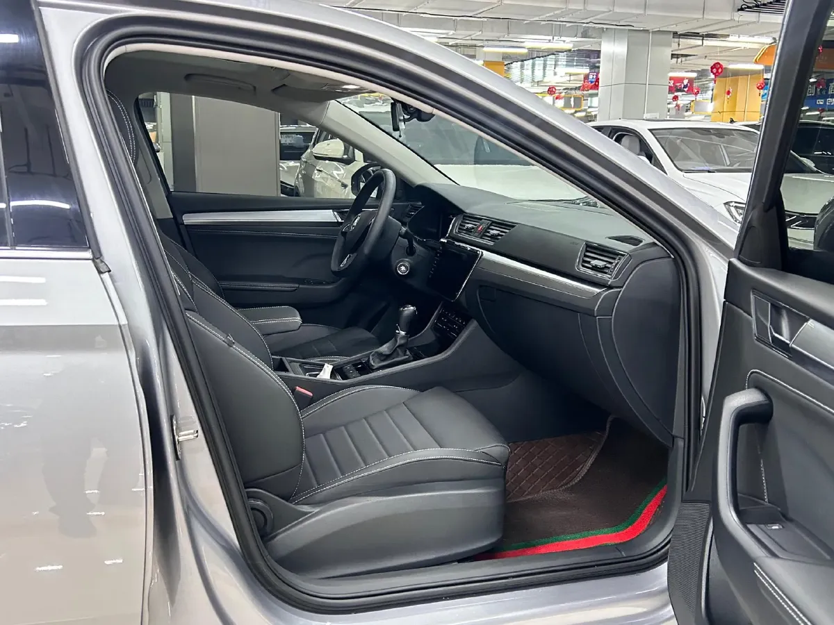 2023 Skoda Superb 1.4T 150HP L4 7DCT,autocango,china used car exporter,china ev exporter,chinese used car exporter,chinese used ev exporter