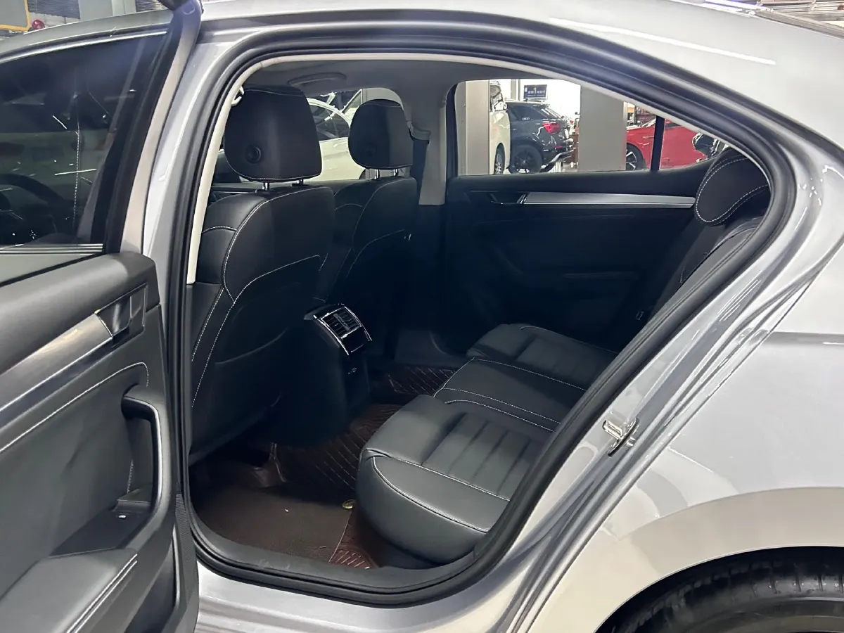 2023 Skoda Superb 1.4T 150HP L4 7DCT,autocango,china used car exporter,china ev exporter,chinese used car exporter,chinese used ev exporter