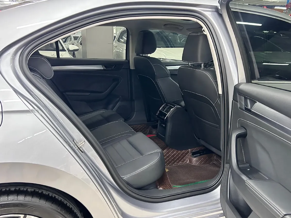 2023 Skoda Superb 1.4T 150HP L4 7DCT,autocango,china used car exporter,china ev exporter,chinese used car exporter,chinese used ev exporter