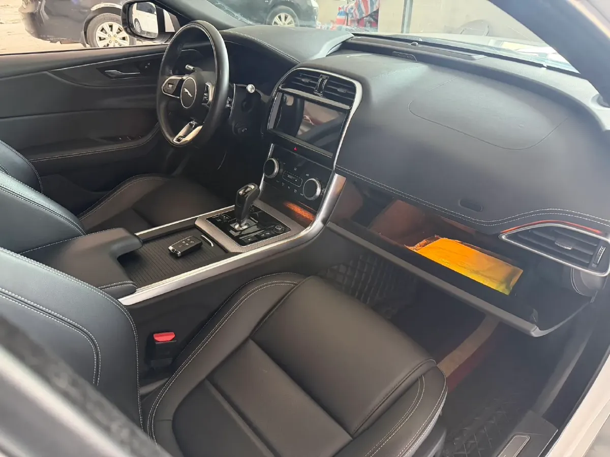 2022 Jaguar XEL 2.0T 250HP L4 8AT,autocango,china used car exporter,china ev exporter,chinese used car exporter,chinese used ev exporter