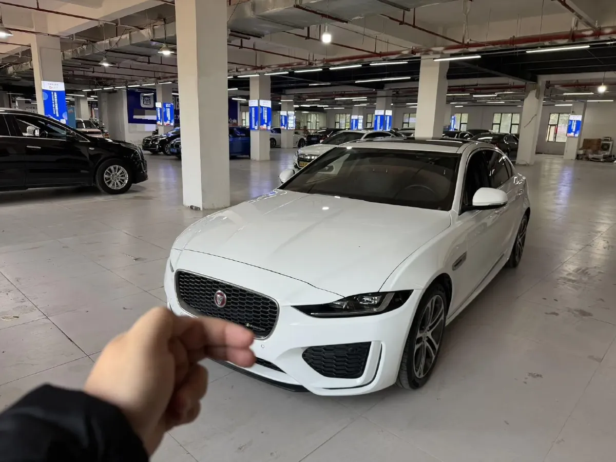 2022 Jaguar XEL 2.0T 250HP L4 8AT,autocango,china used car exporter,china ev exporter,chinese used car exporter,chinese used ev exporter