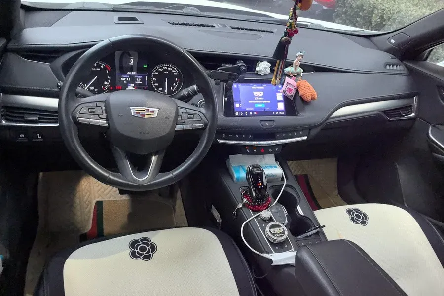 2022 Cadillac XT4 2.0T 237HP L4 9AT,autocango,china used car exporter,china ev exporter,chinese used car exporter,chinese used ev exporter