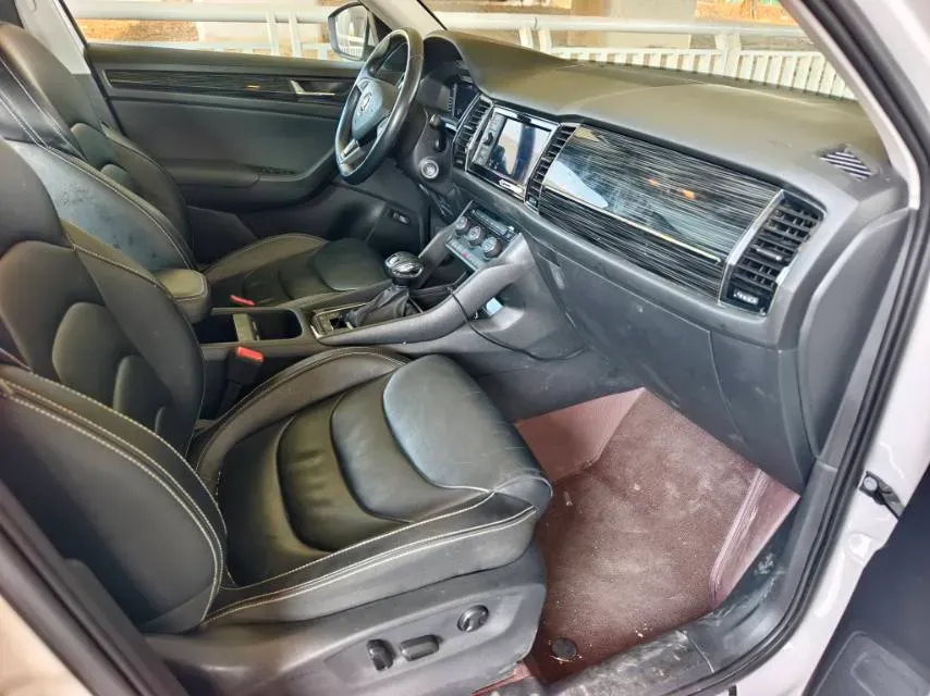 2021 Skoda Kodiak 2.0T 186HP L4 7DCT,autocango,china used car exporter,china ev exporter,chinese used car exporter,chinese used ev exporter