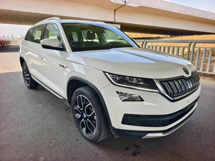 2021 Skoda Kodiak 2.0T 186HP L4 7DCT,autocango,china used car exporter,china ev exporter,chinese used car exporter,chinese used ev exporter