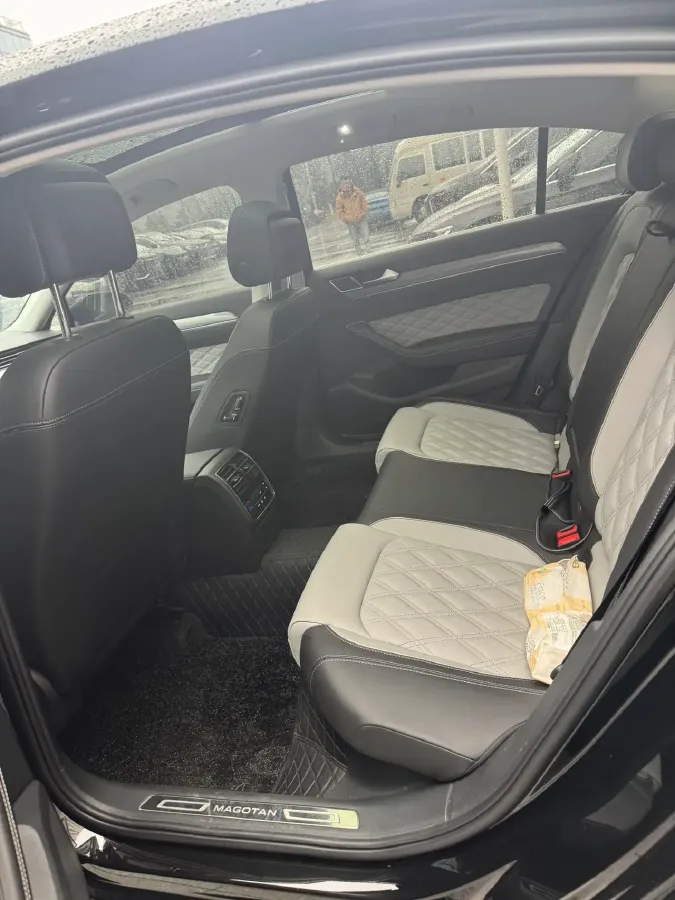 2025 Volkswagen Magotan 1.4T 150HP L4 7DCT,autocango,china used car exporter,china ev exporter,chinese used car exporter,chinese used ev exporter