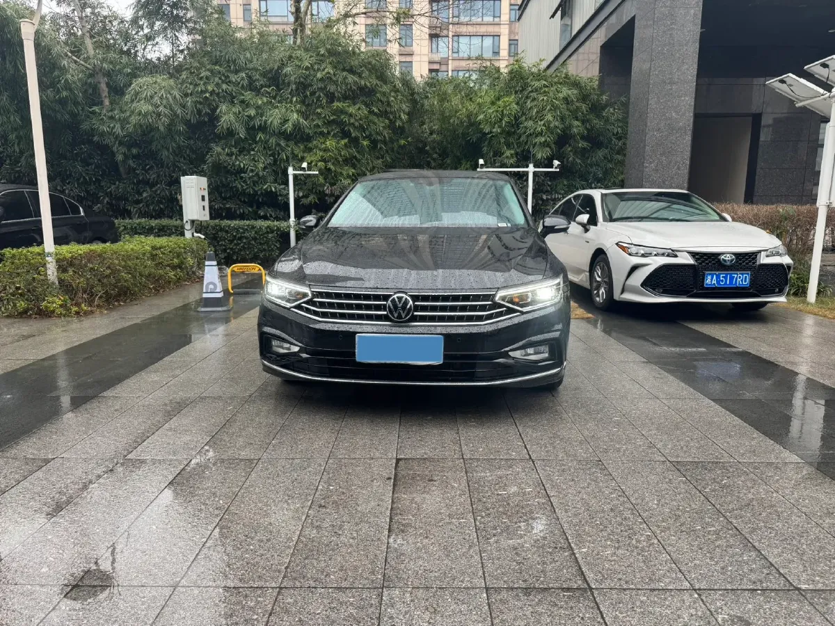 2025 Volkswagen Magotan 1.4T 150HP L4 7DCT,autocango,china used car exporter,china ev exporter,chinese used car exporter,chinese used ev exporter