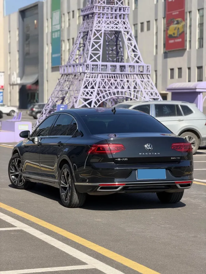 2020 Volkswagen Magotan 2.0T 220HP L4 7DCT,autocango,china used car exporter,china ev exporter,chinese used car exporter,chinese used ev exporter