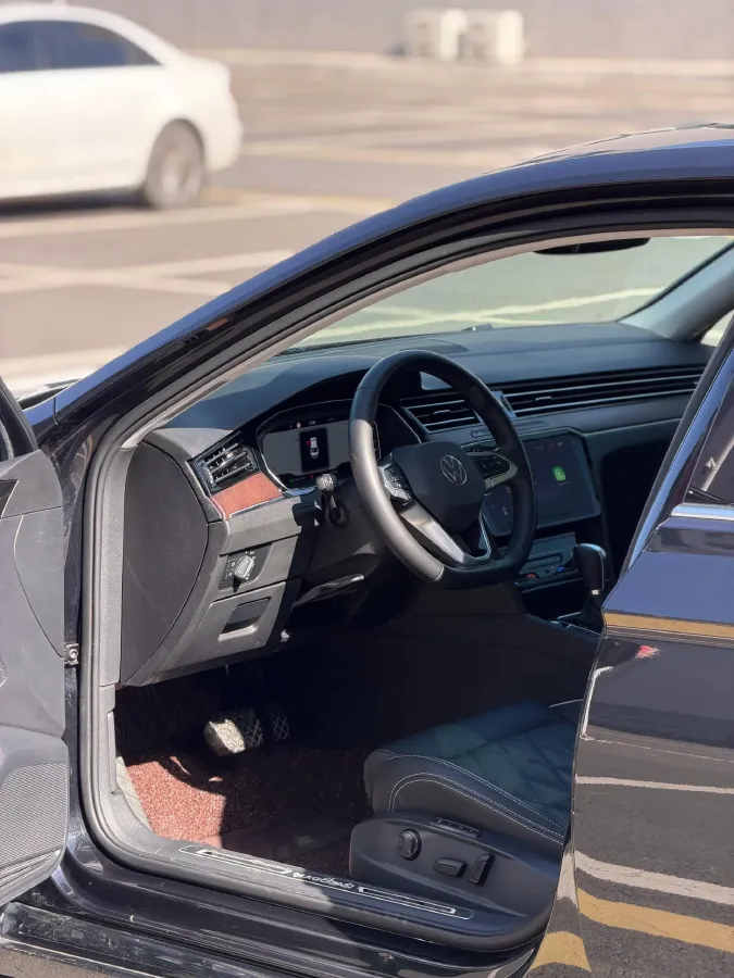 2020 Volkswagen Magotan 2.0T 220HP L4 7DCT,autocango,china used car exporter,china ev exporter,chinese used car exporter,chinese used ev exporter