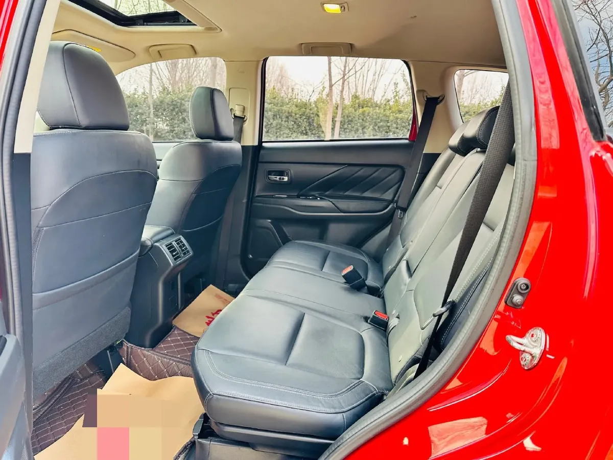 2019 Mitsubishi Outlander 2.0L 166HP L4 CVT,autocango,china used car exporter,china ev exporter,chinese used car exporter,chinese used ev exporter