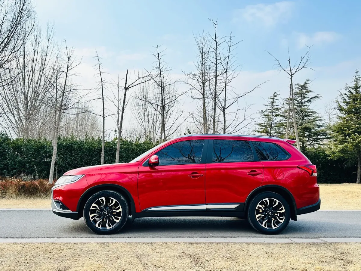 2019 Mitsubishi Outlander 2.0L 166HP L4 CVT,autocango,china used car exporter,china ev exporter,chinese used car exporter,chinese used ev exporter