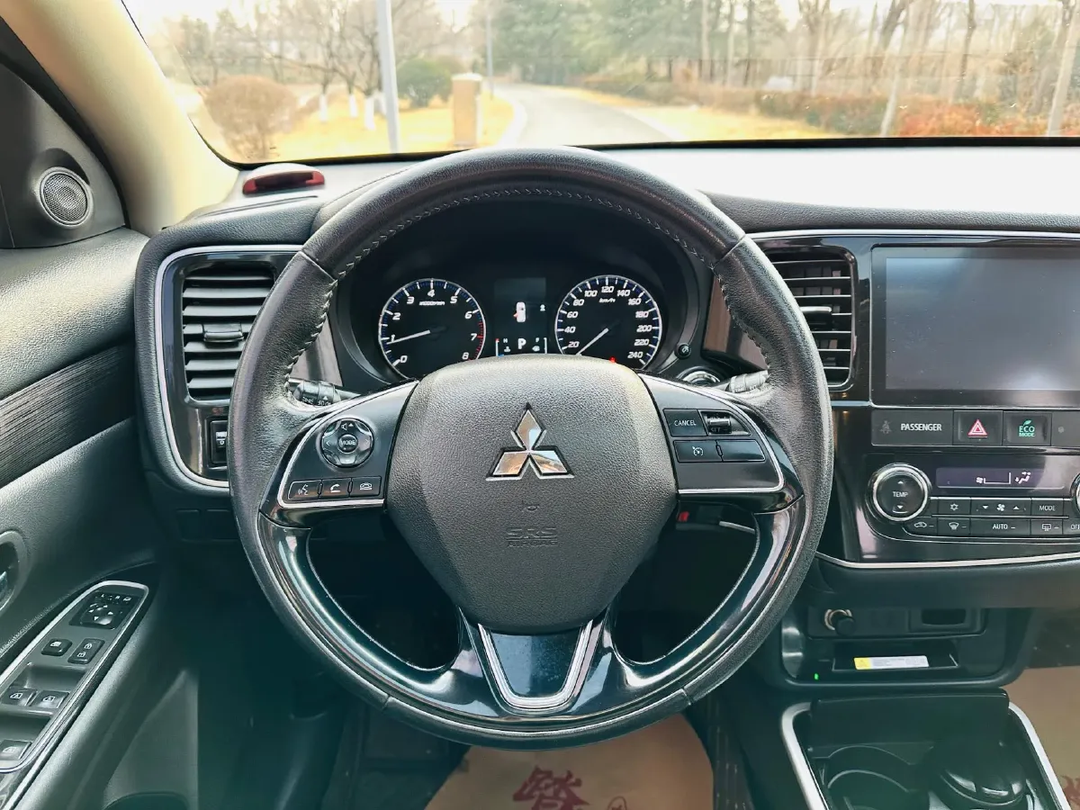 2019 Mitsubishi Outlander 2.0L 166HP L4 CVT,autocango,china used car exporter,china ev exporter,chinese used car exporter,chinese used ev exporter