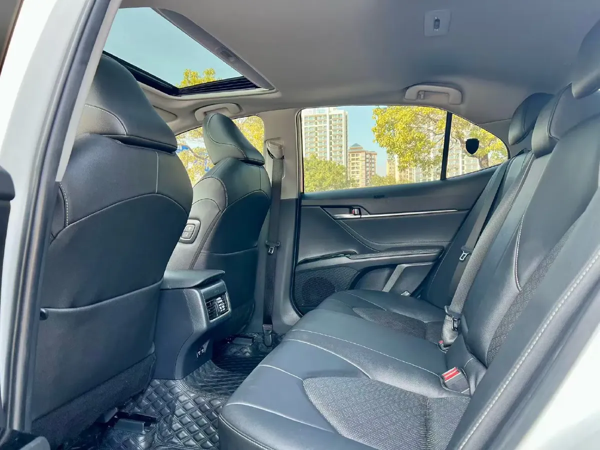 2021 Toyota Camry 2.5L 209HP L4 8AT,autocango,china used car exporter,china ev exporter,chinese used car exporter,chinese used ev exporter