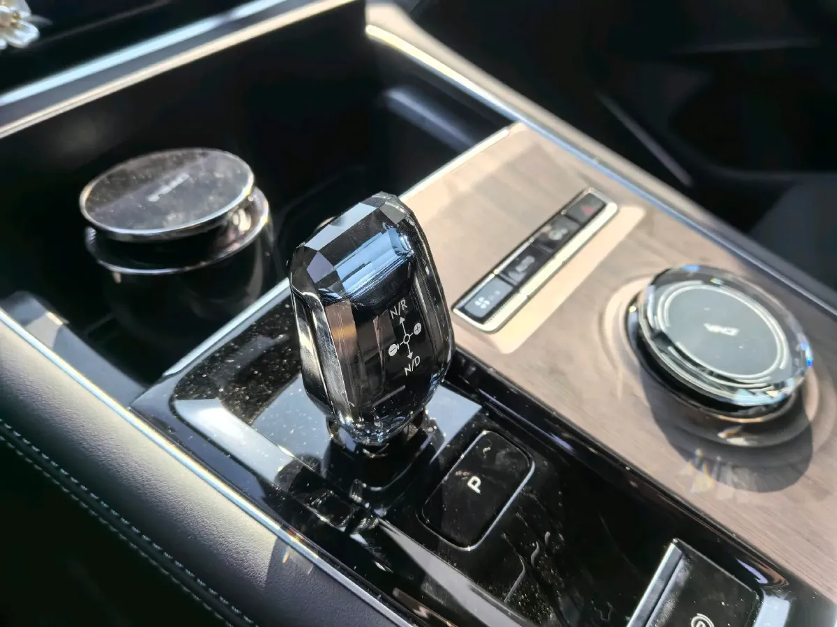 2025 Geely Monjaro 2.0T 238HP L4 8AT,autocango,china used car exporter,china ev exporter,chinese used car exporter,chinese used ev exporter