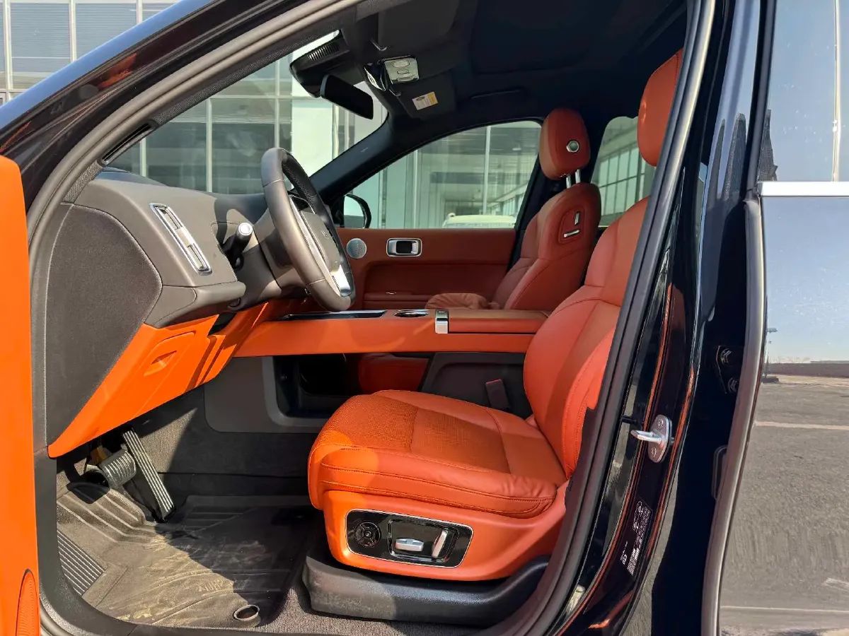 2023 Li L8 Range Extended 154HP REEV 40.9KWH,autocango,china used car exporter,china ev exporter,chinese used car exporter,chinese used ev exporter