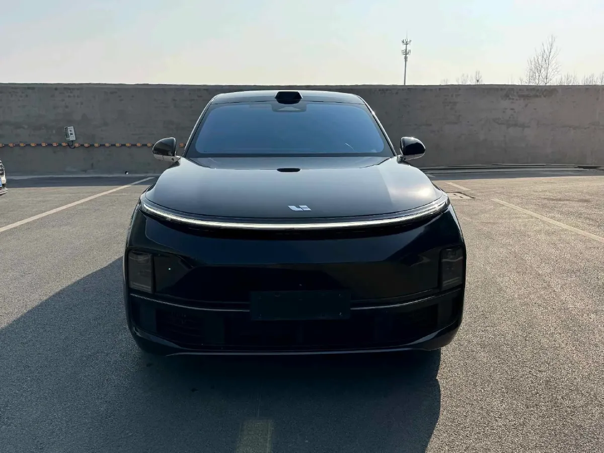 2023 Li L8 Range Extended 154HP REEV 40.9KWH,autocango,china used car exporter,china ev exporter,chinese used car exporter,chinese used ev exporter