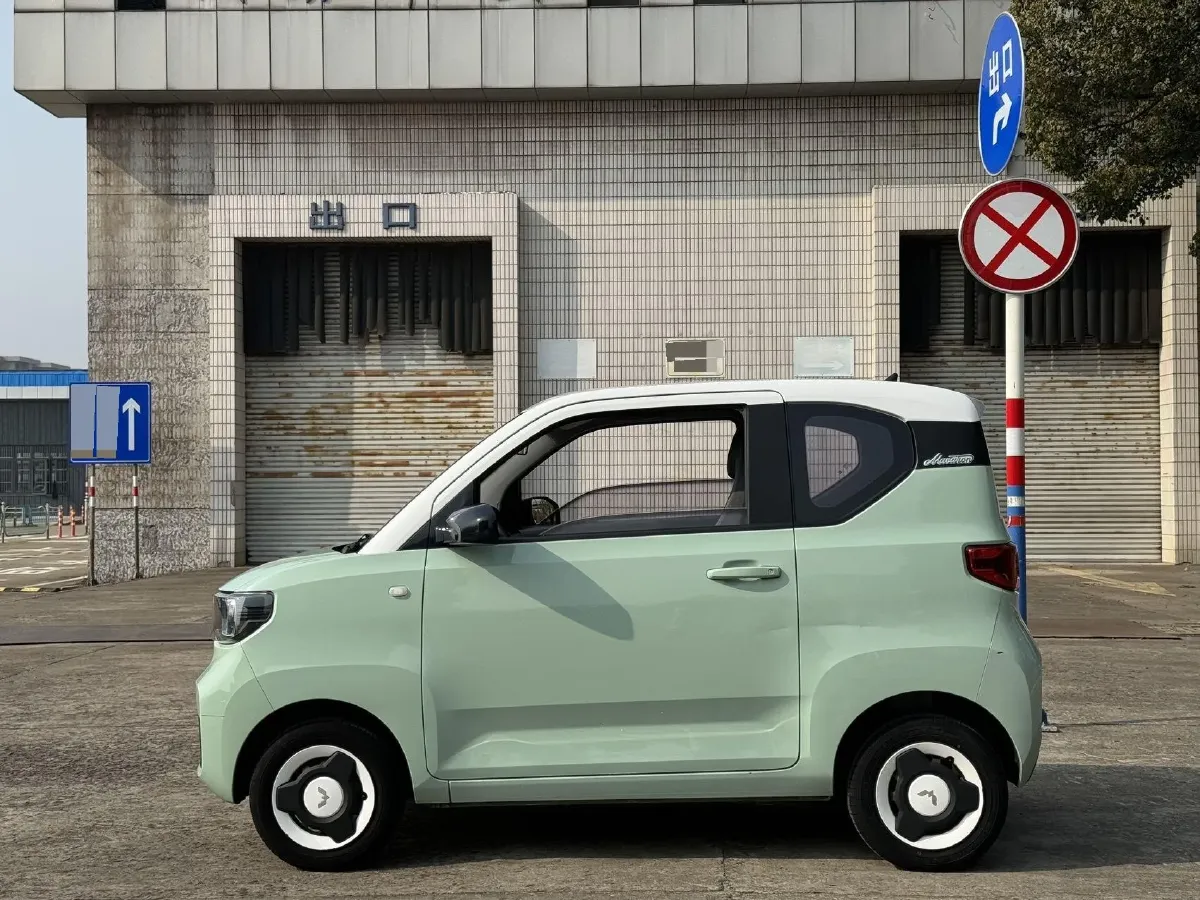 2021 WuLing HongGuang MINI EV BEV 13.9KWH,autocango,china used car exporter,china ev exporter,chinese used car exporter,chinese used ev exporter