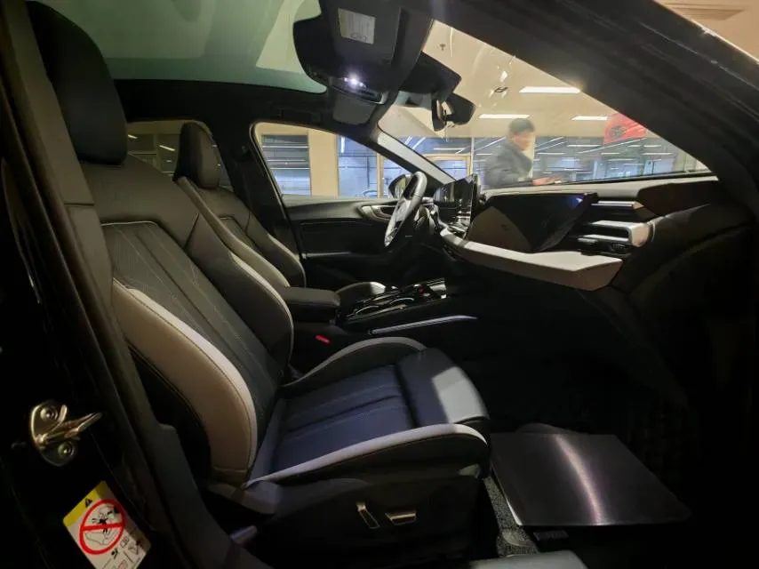 2026 Audi A5L 2.0T 170HP L4 7DCT,autocango,china used car exporter,china ev exporter,chinese used car exporter,chinese used ev exporter