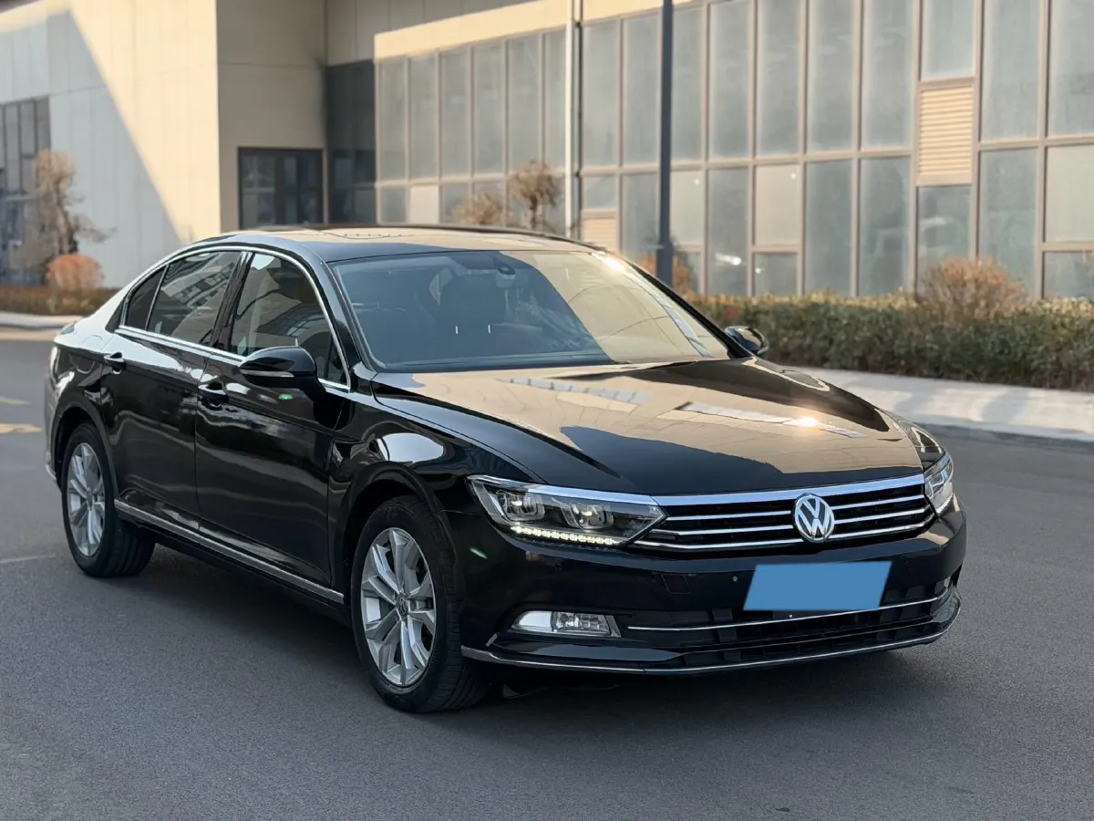 2019 Volkswagen Magotan 2.0T 186HP L4 7DCT,autocango,china used car exporter,china ev exporter,chinese used car exporter,chinese used ev exporter