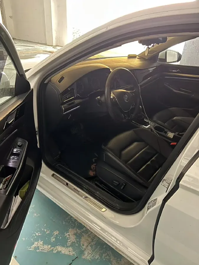 2019 Roewe RX5 MAX 2.0T 231HP L4 6DCT,autocango,china used car exporter,china ev exporter,chinese used car exporter,chinese used ev exporter