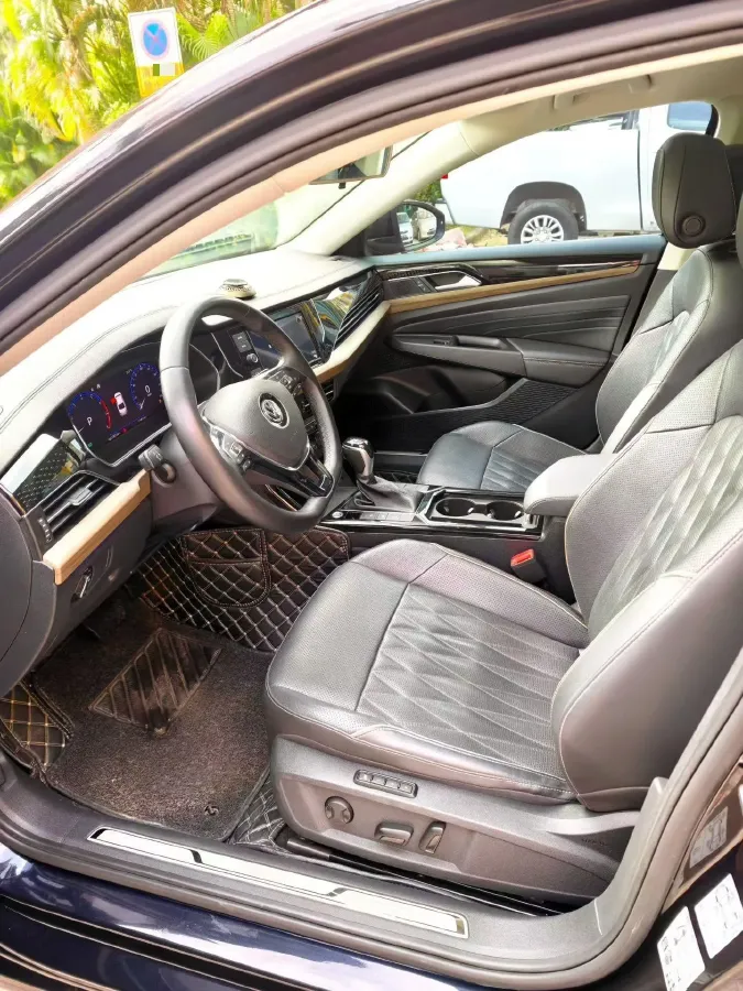 2019 Volvo V40 1.5T 152HP L4 6AT,autocango,china used car exporter,china ev exporter,chinese used car exporter,chinese used ev exporter