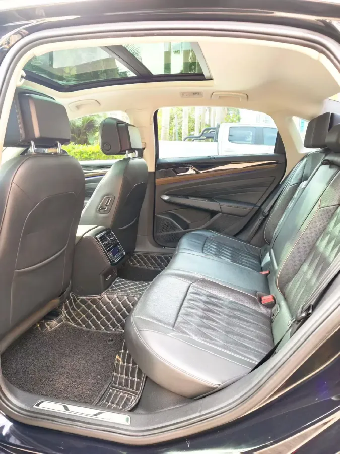 2019 Volvo V40 1.5T 152HP L4 6AT,autocango,china used car exporter,china ev exporter,chinese used car exporter,chinese used ev exporter