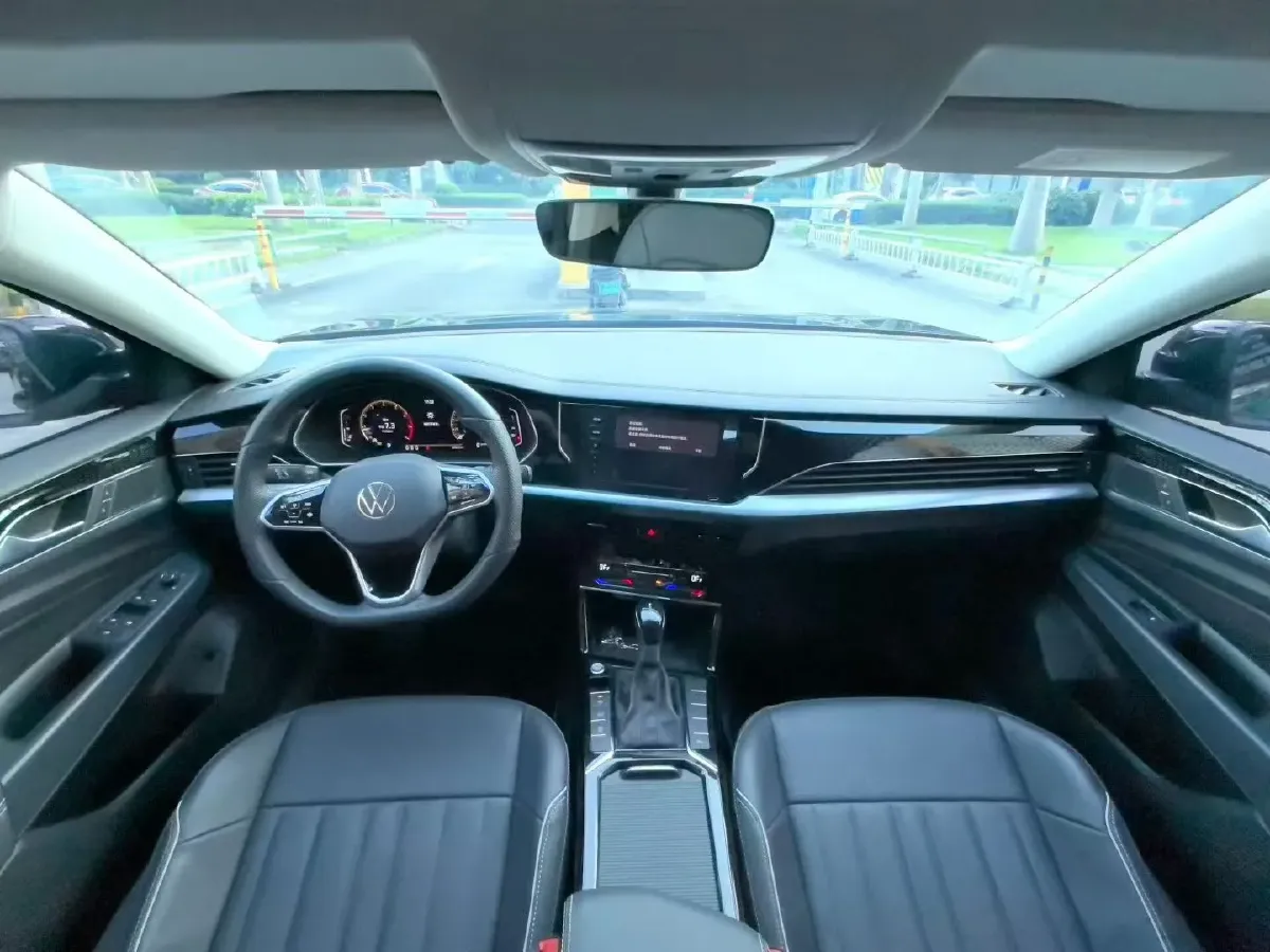 2023 Volkswagen Passat 2.0T 186HP L4 7DCT,autocango,china used car exporter,china ev exporter,chinese used car exporter,chinese used ev exporter