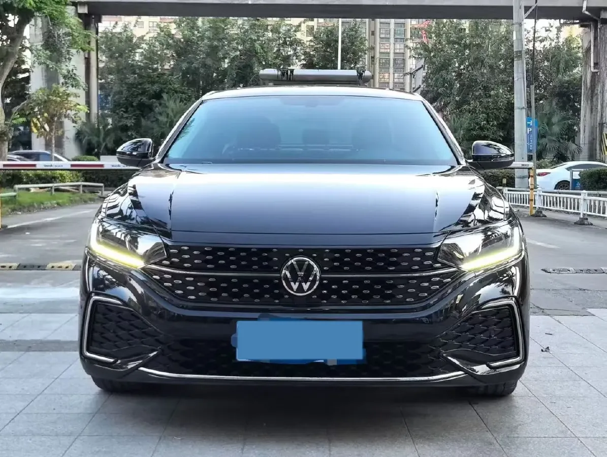 2023 Volkswagen Passat 2.0T 186HP L4 7DCT,autocango,china used car exporter,china ev exporter,chinese used car exporter,chinese used ev exporter