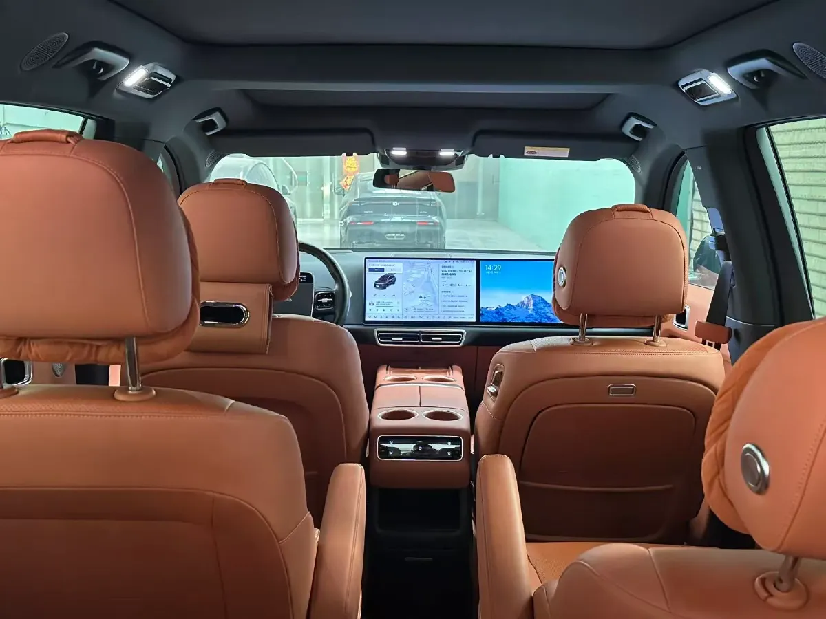 2024 Volvo S60 2.0T 197HP L4 7DCT,autocango,china used car exporter,china ev exporter,chinese used car exporter,chinese used ev exporter