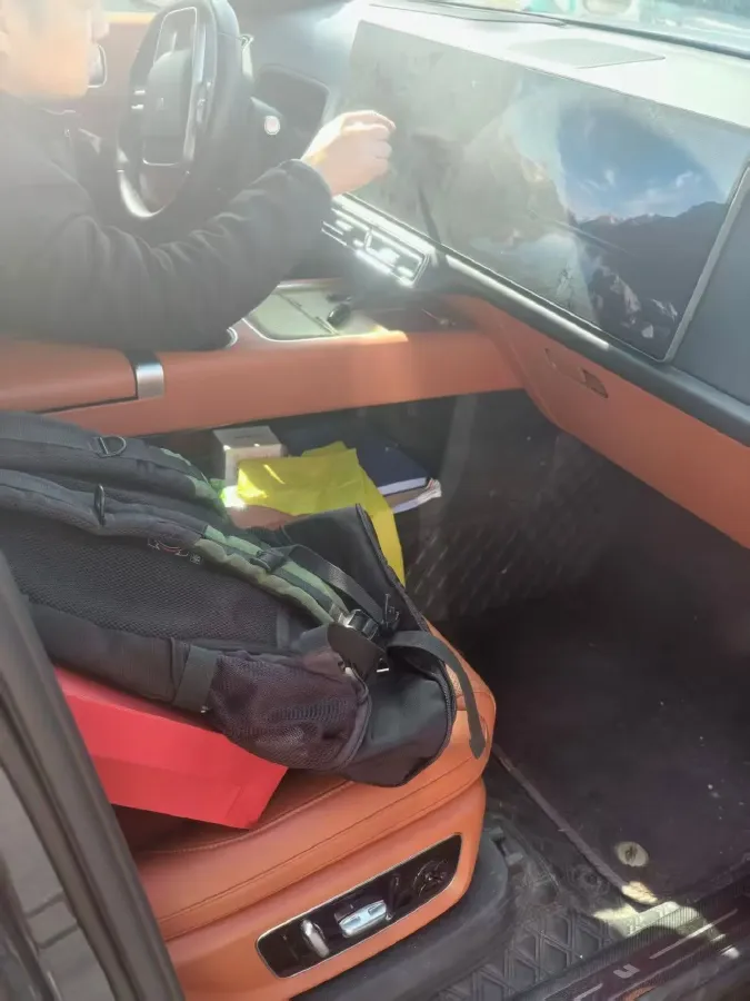 2023 Li L8 Range Extended 154HP REEV 40.9KWH,autocango,china used car exporter,china ev exporter,chinese used car exporter,chinese used ev exporter