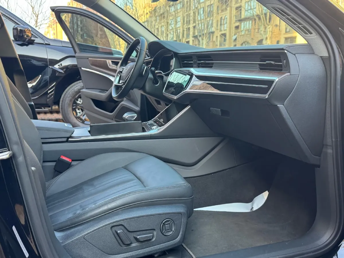 2021 Audi A6 3.0T 340HP V6 7DCT,autocango,china used car exporter,china ev exporter,chinese used car exporter,chinese used ev exporter