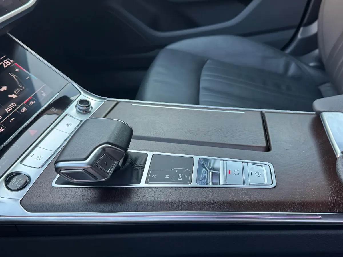 2021 Audi A6 3.0T 340HP V6 7DCT,autocango,china used car exporter,china ev exporter,chinese used car exporter,chinese used ev exporter