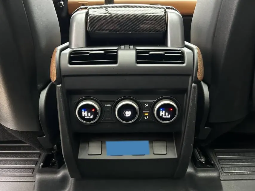 2023 Land Rover Defender 3.0T 400HP L6 8AT,autocango,china used car exporter,china ev exporter,chinese used car exporter,chinese used ev exporter