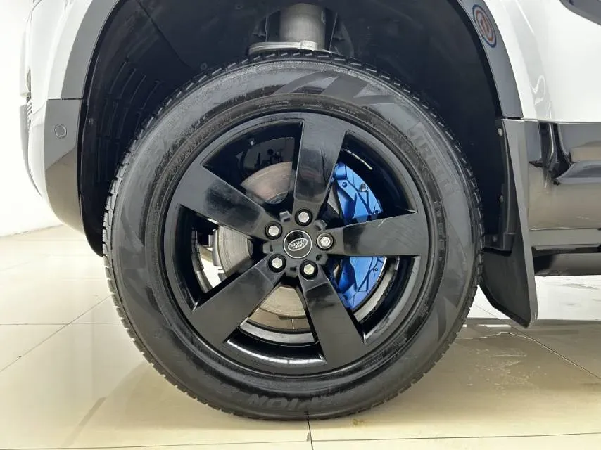 2023 Land Rover Defender 3.0T 400HP L6 8AT,autocango,china used car exporter,china ev exporter,chinese used car exporter,chinese used ev exporter