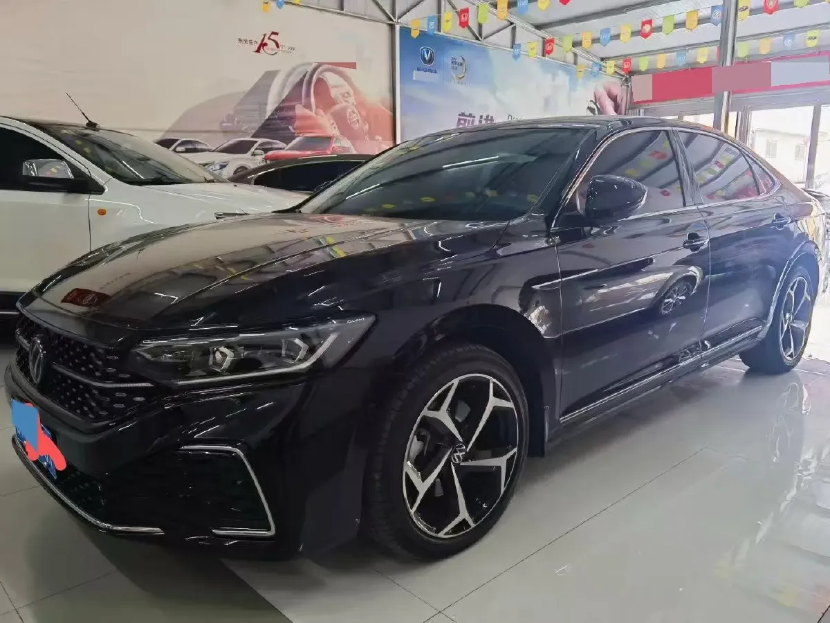 2023 Volkswagen Passat 2.0T 186HP L4 7DCT,autocango,china used car exporter,china ev exporter,chinese used car exporter,chinese used ev exporter