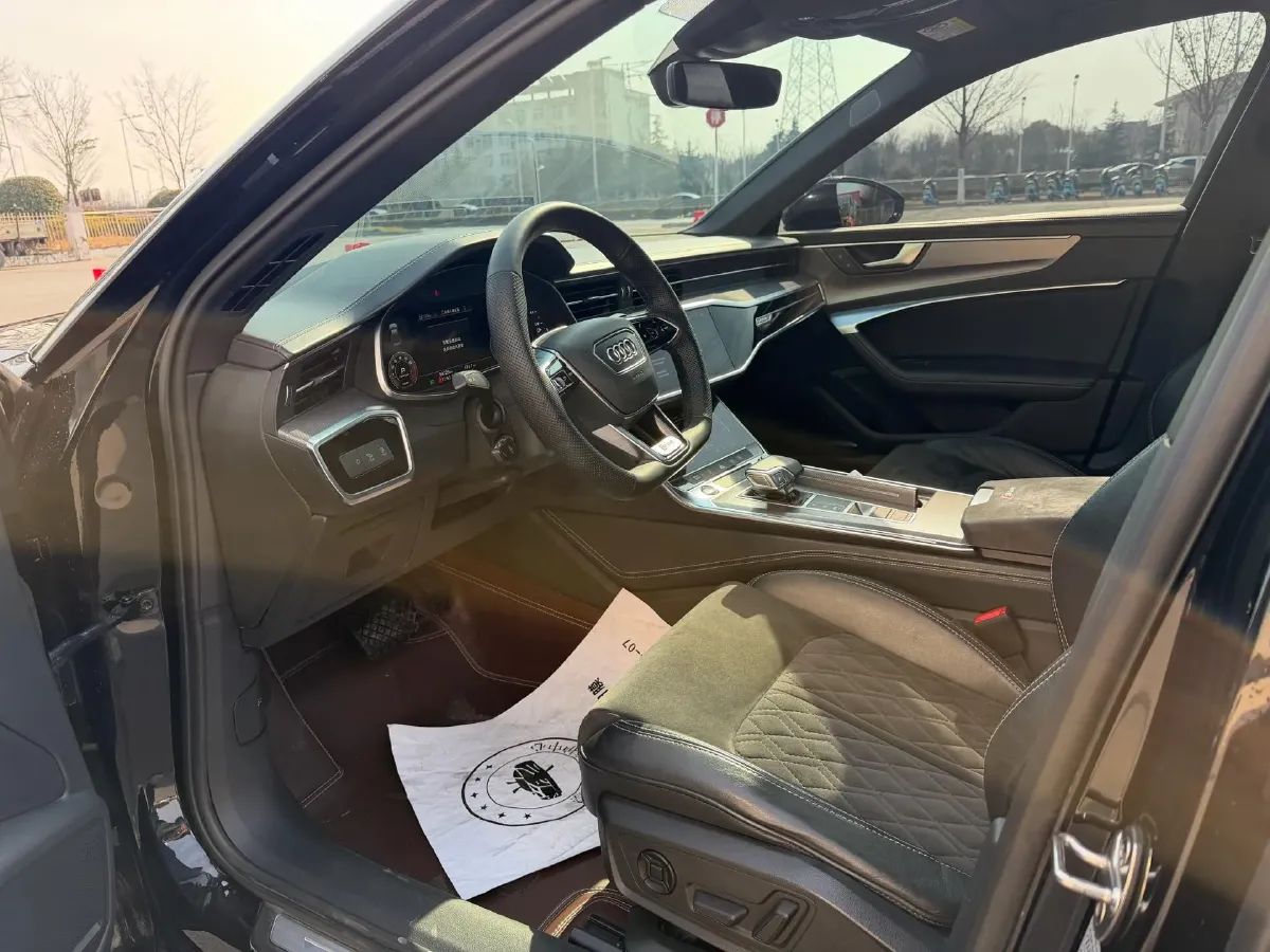 2022 Audi A6L 3.0T 340HP V6 7DCT,autocango,china used car exporter,china ev exporter,chinese used car exporter,chinese used ev exporter