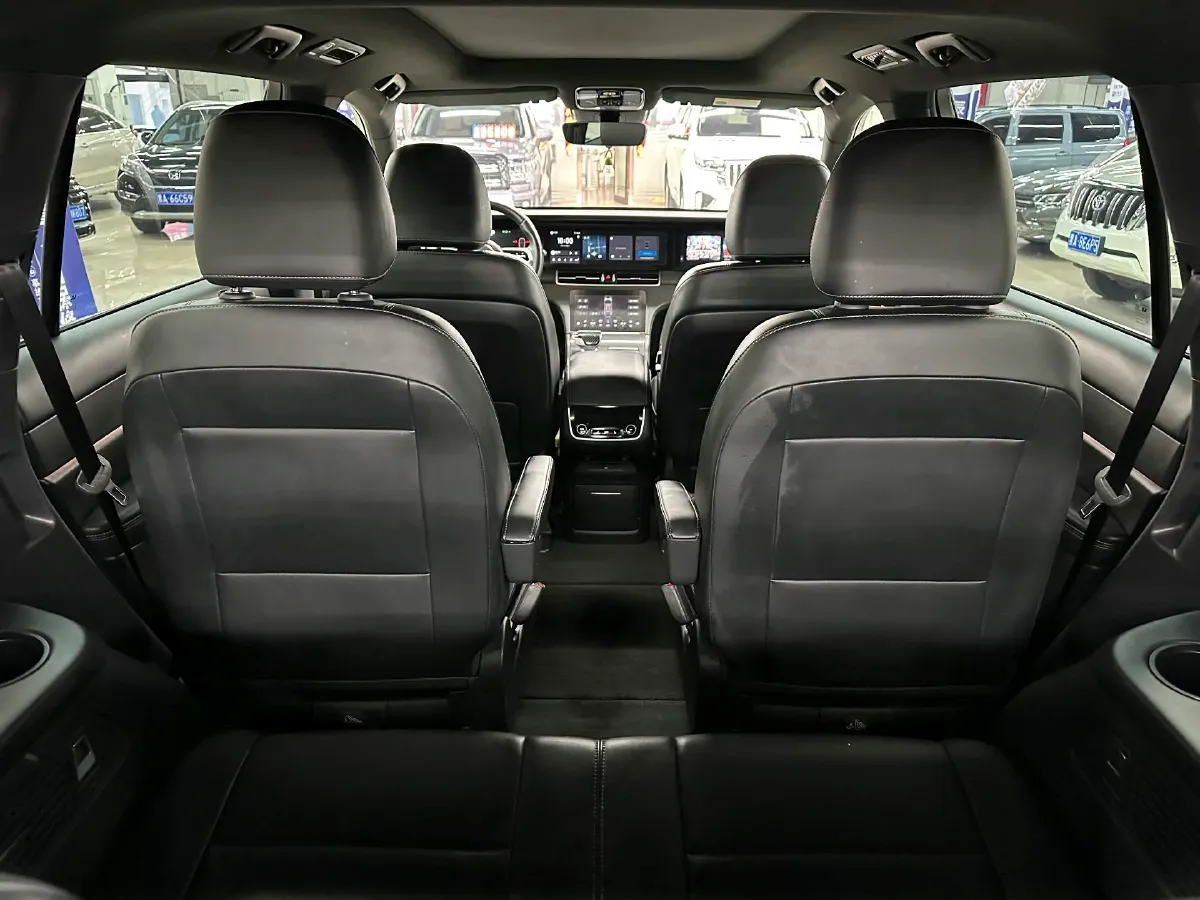 2021 Li ONE Range Extended 131HP REEV 40.5KWH,autocango,china used car exporter,china ev exporter,chinese used car exporter,chinese used ev exporter