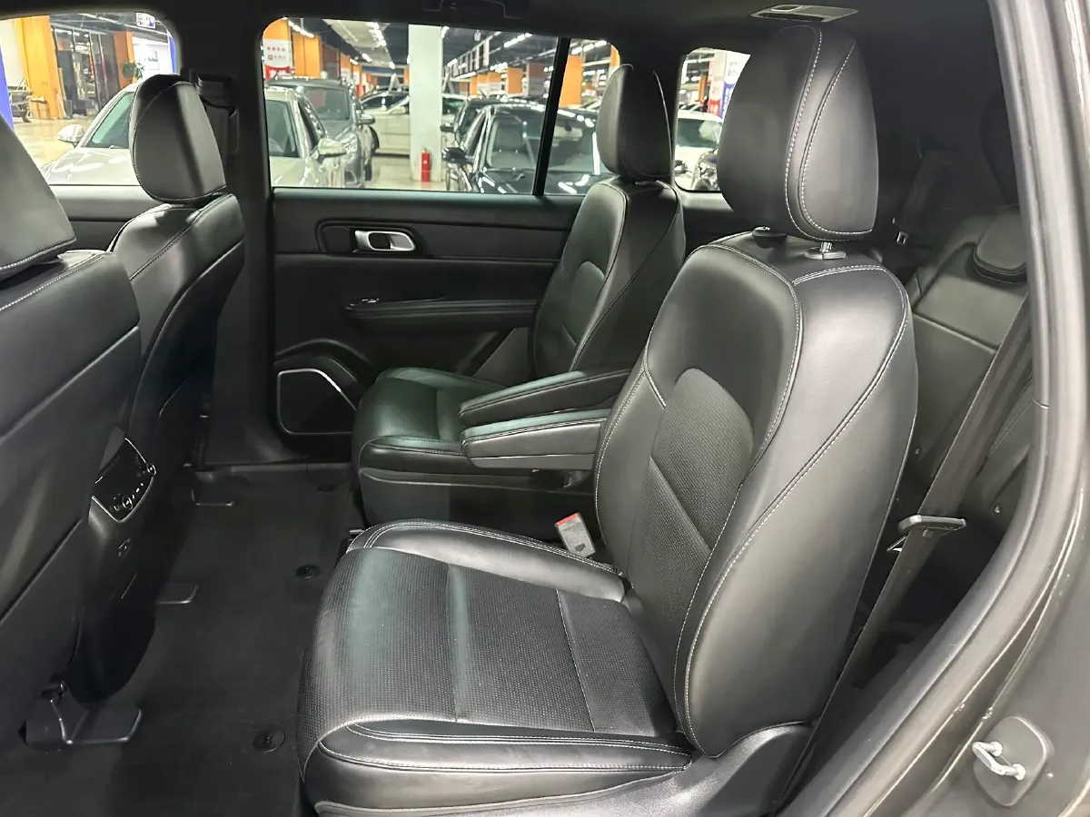 2021 Li ONE Range Extended 131HP REEV 40.5KWH,autocango,china used car exporter,china ev exporter,chinese used car exporter,chinese used ev exporter