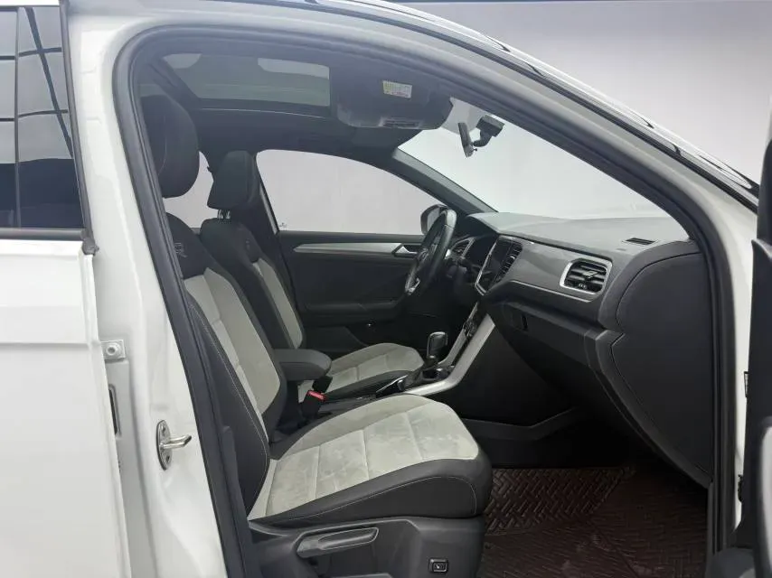 2021 Volkswagen T-Roc 1.4T 150HP L4 7DCT,autocango,china used car exporter,china ev exporter,chinese used car exporter,chinese used ev exporter