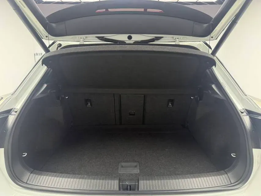 2021 Volkswagen T-Roc 1.4T 150HP L4 7DCT,autocango,china used car exporter,china ev exporter,chinese used car exporter,chinese used ev exporter