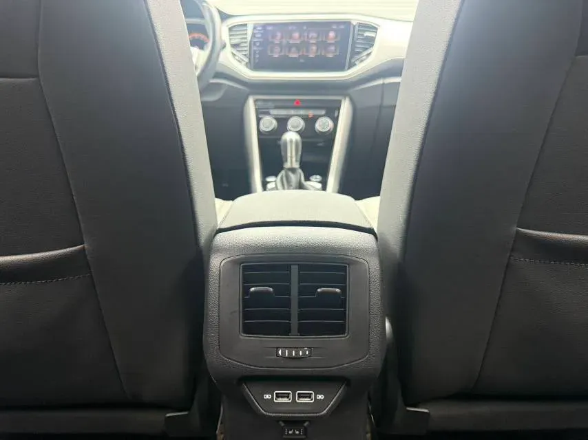 2021 Volkswagen T-Roc 1.4T 150HP L4 7DCT,autocango,china used car exporter,china ev exporter,chinese used car exporter,chinese used ev exporter