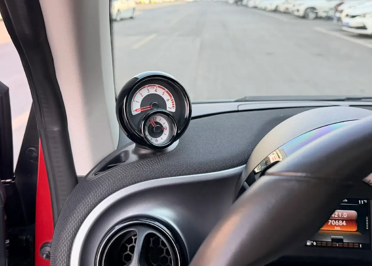 2019 Smart smart fortwo 0.9T 90HP L3 6DCT,autocango,china used car exporter,china ev exporter,chinese used car exporter,chinese used ev exporter