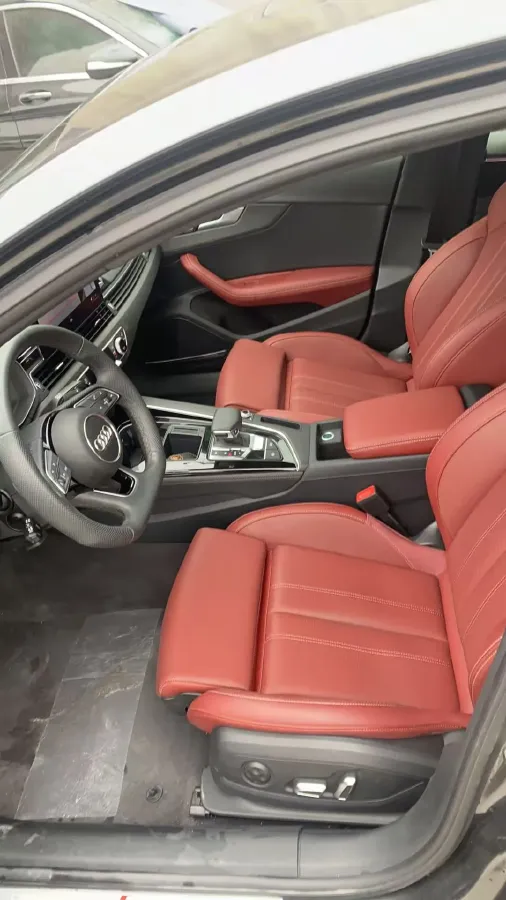 2024 Audi A4L 2.0T 190HP L4 7DCT,autocango,china used car exporter,china ev exporter,chinese used car exporter,chinese used ev exporter