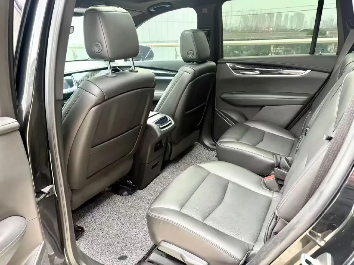 2022 Cadillac XT6 2.0T 237HP L4 9AT,autocango,china used car exporter,china ev exporter,chinese used car exporter,chinese used ev exporter