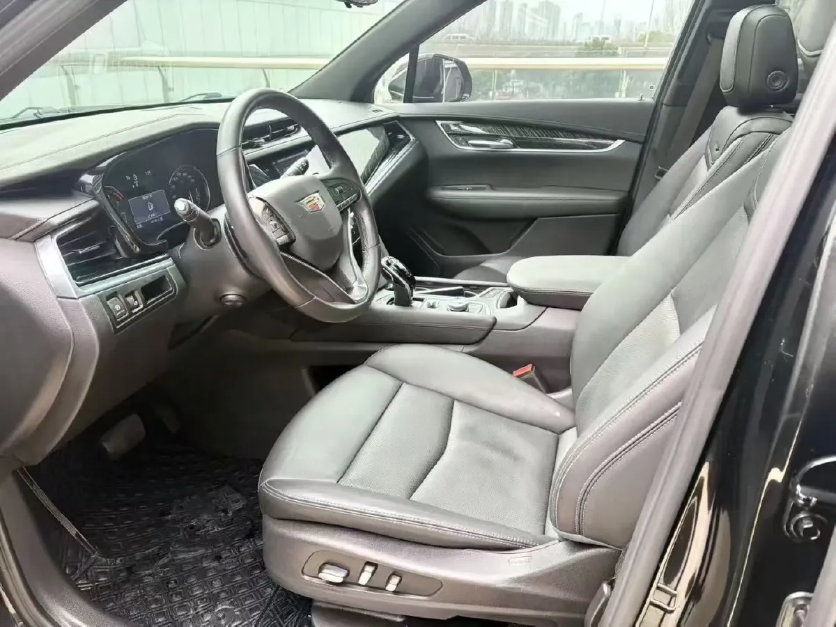 2022 Cadillac XT6 2.0T 237HP L4 9AT,autocango,china used car exporter,china ev exporter,chinese used car exporter,chinese used ev exporter