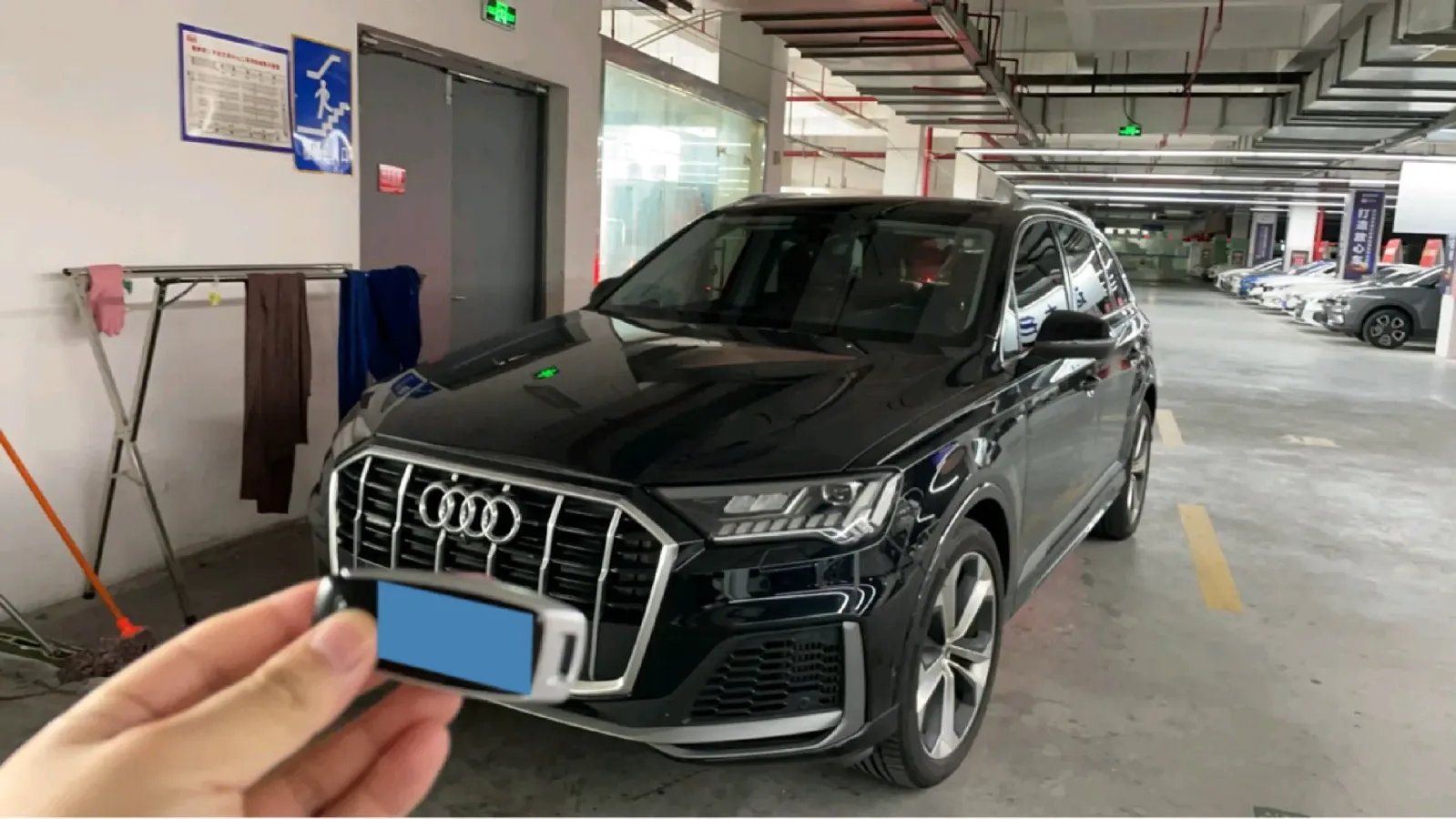 2023 Audi Q7 2.0T 265HP L4 8AT,autocango,china used car exporter,china ev exporter,chinese used car exporter,chinese used ev exporter
