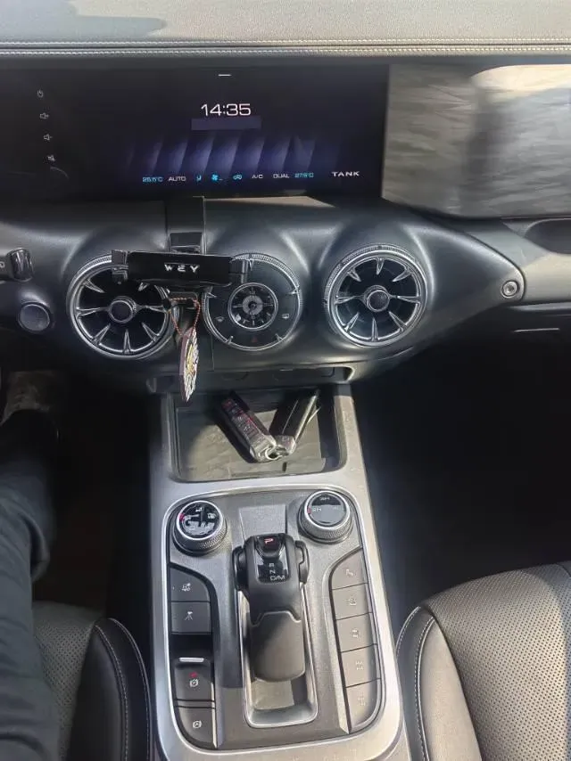 2021 Tank 300 2.0T 227HP L4 8AT,autocango,china used car exporter,china ev exporter,chinese used car exporter,chinese used ev exporter